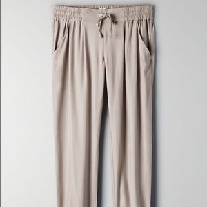 Aritzia Sunday best Grenville pants
